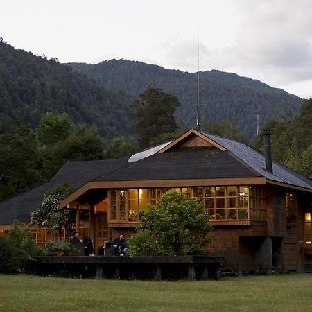 El Pangue Lodge Puerto Puyuguapi Exteriör bild