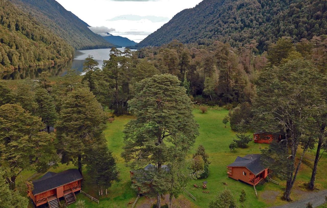 El Pangue Lodge Puerto Puyuguapi Exteriör bild