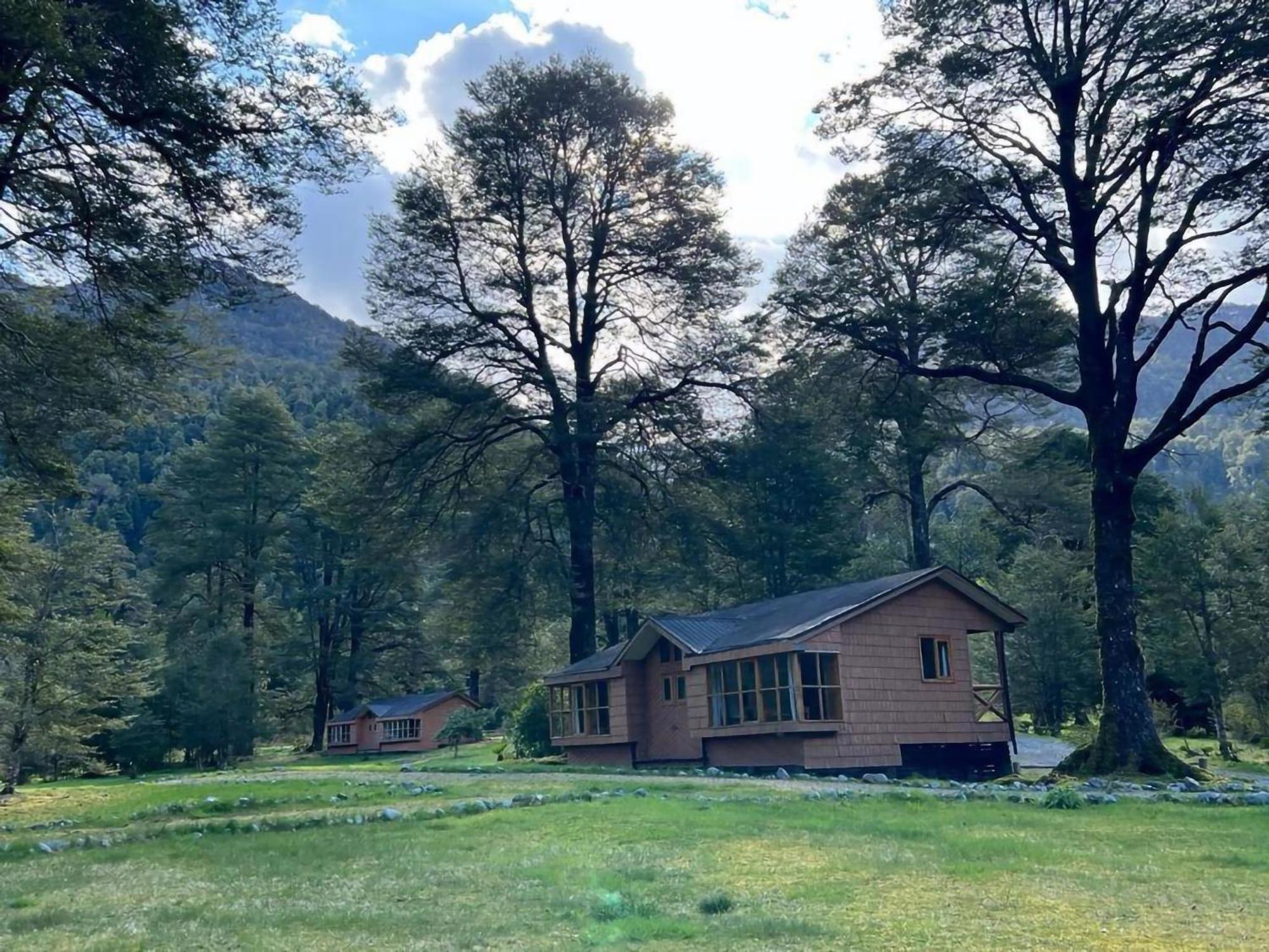 El Pangue Lodge Puerto Puyuguapi Exteriör bild