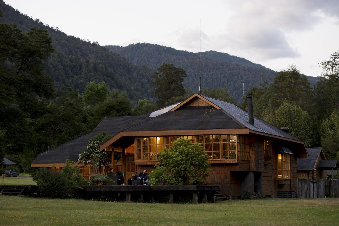 El Pangue Lodge Puerto Puyuguapi Exteriör bild