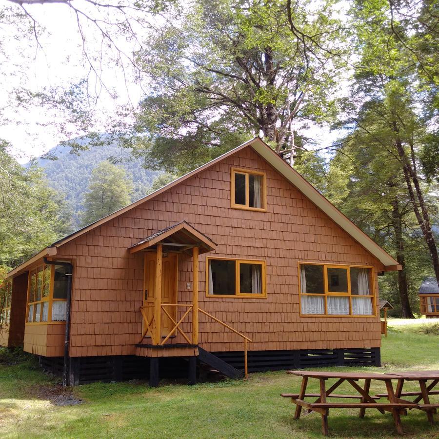 El Pangue Lodge Puerto Puyuguapi Exteriör bild